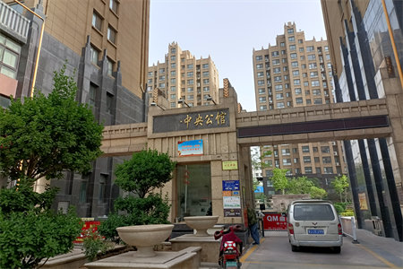 河畔豪庭3室2厅2卫88万129m2毛坯房出售